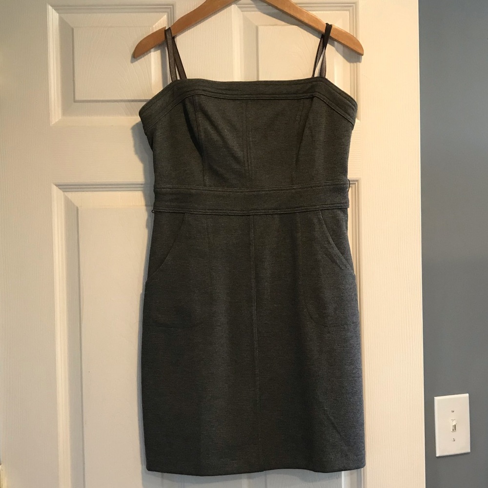 Fitted Mini Dress with Pockets! ❤️